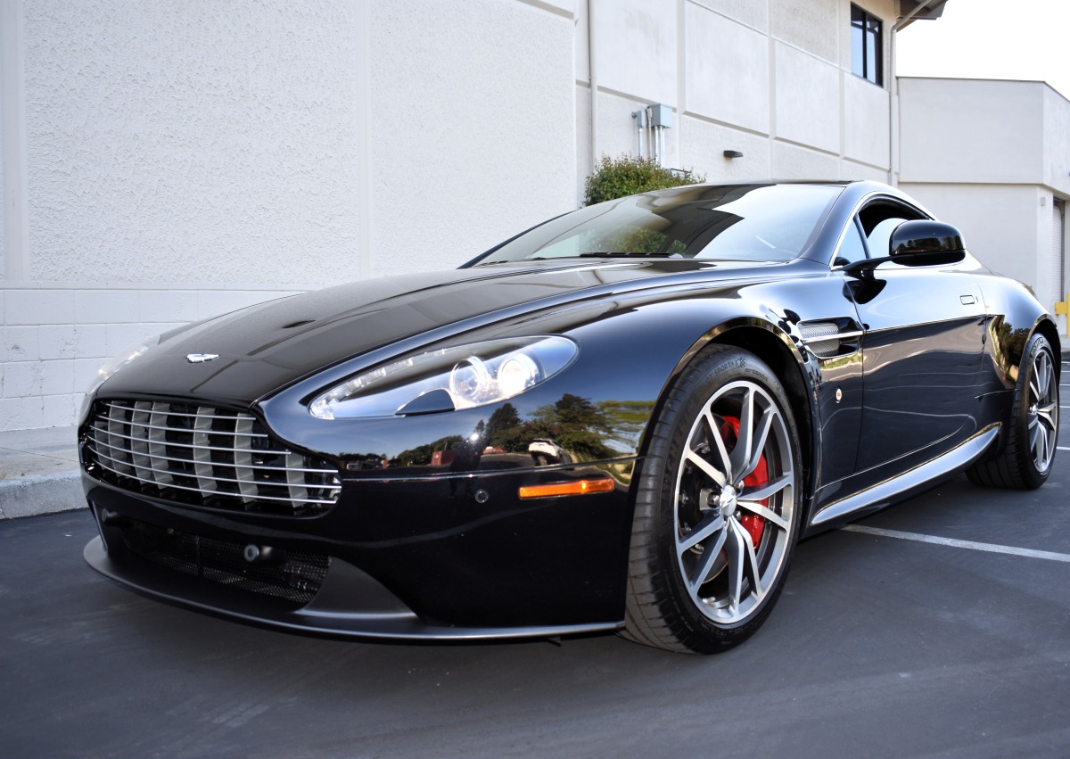 V8 Vantage 2D Coupe